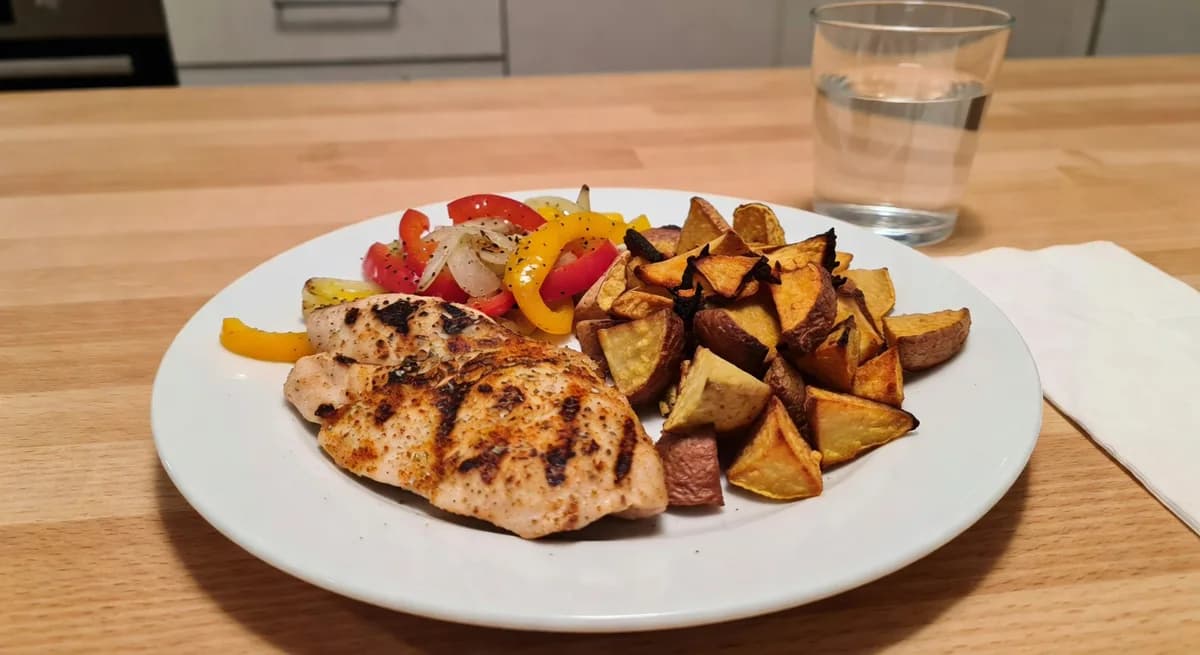 Grillad kyckling med rostad sötpotatis och grönsaker